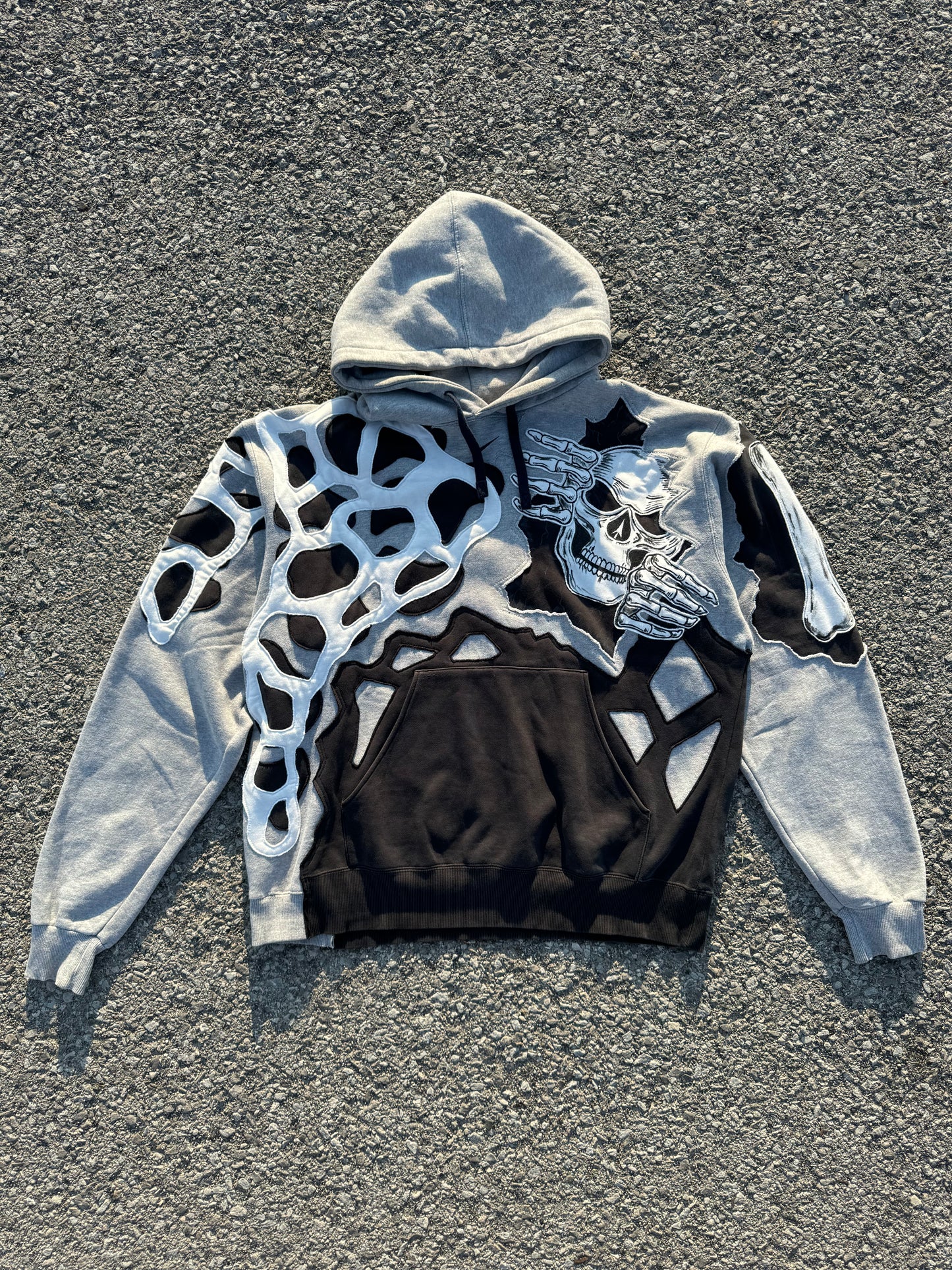 Grey Peeking Skull Hoodie Size Double Extra Large (XXL)