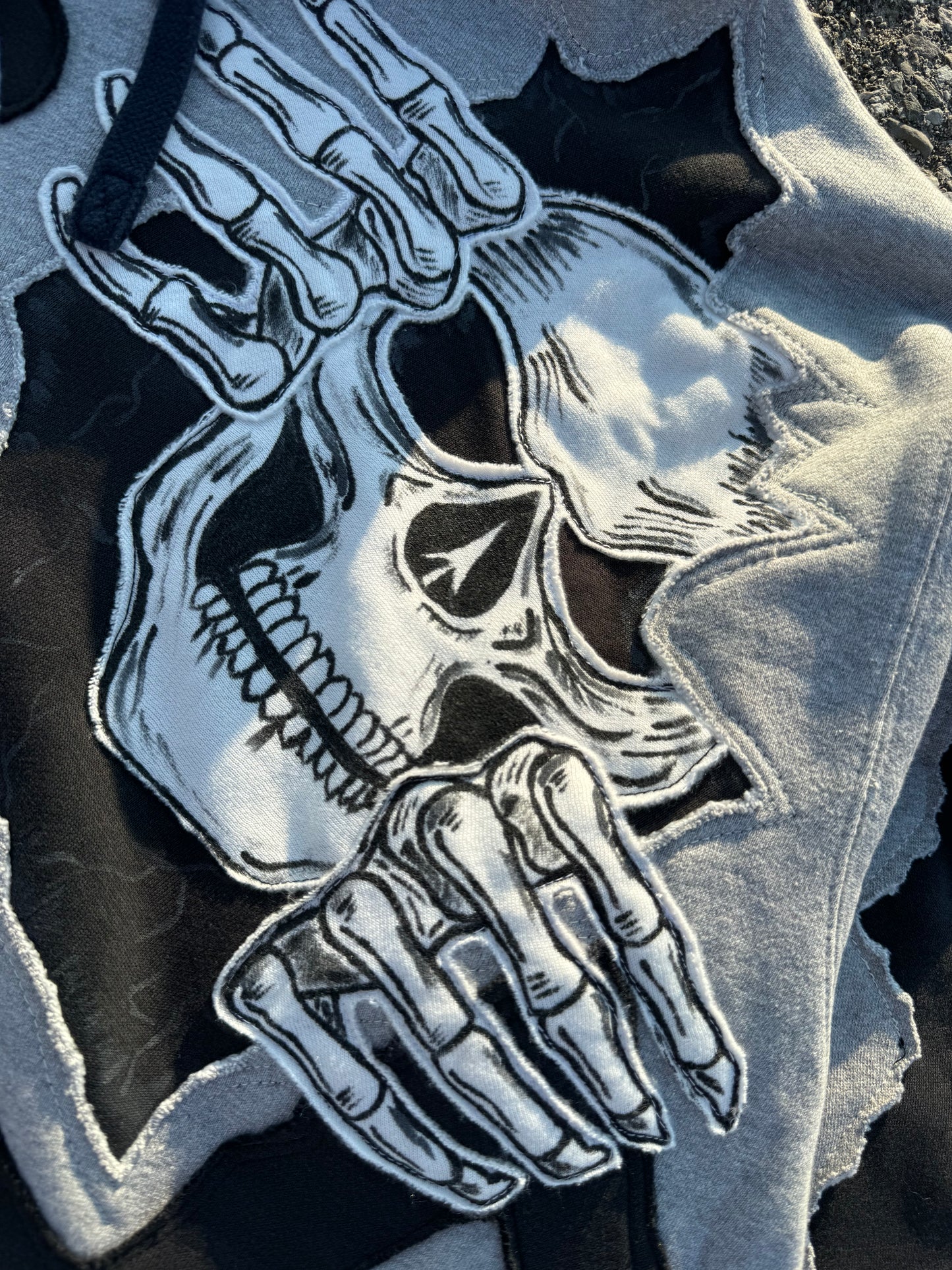 Grey Peeking Skull Hoodie Size Double Extra Large (XXL)