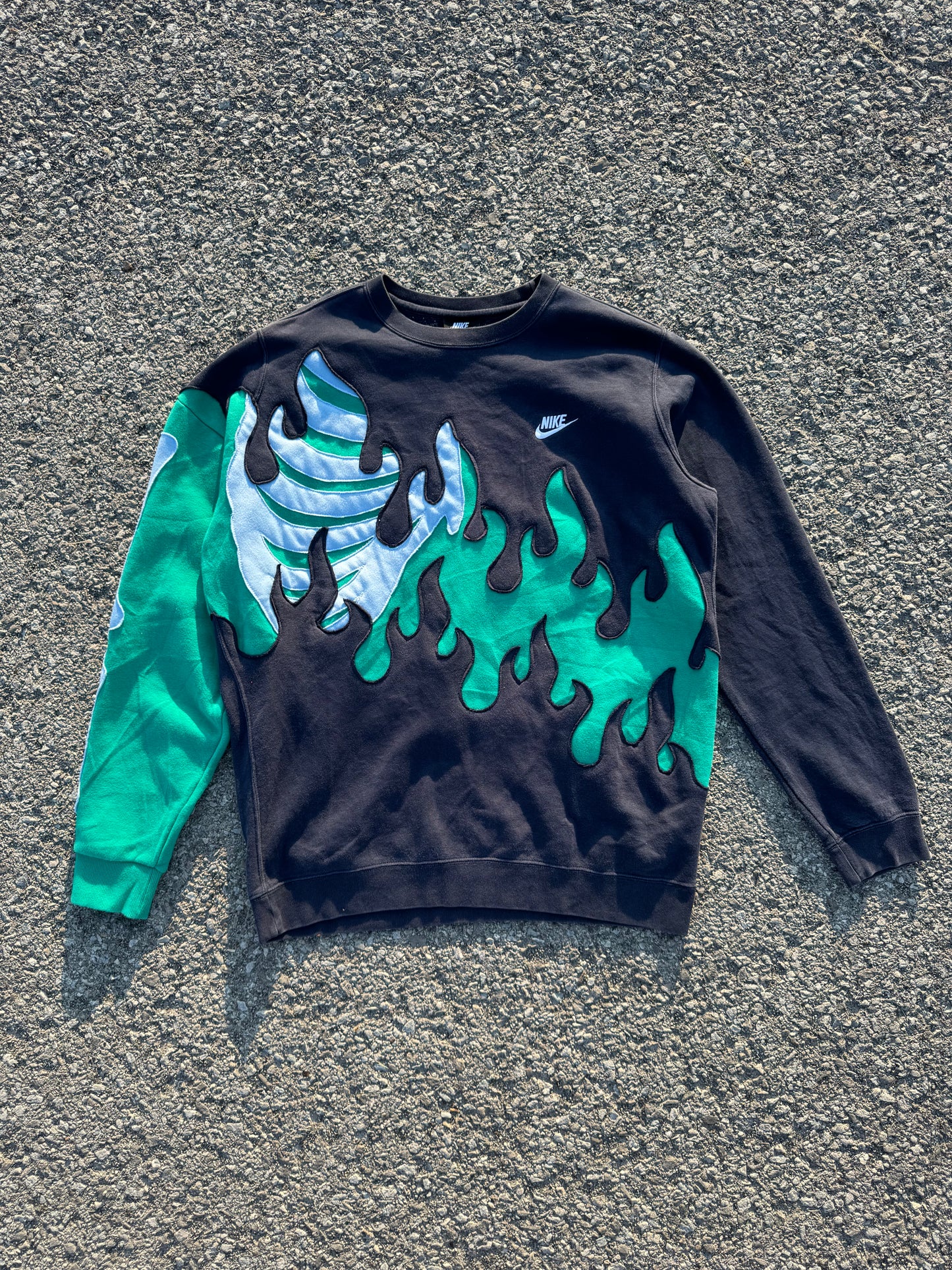 Navy Drip Flame Bone Crewneck Size Large (L)