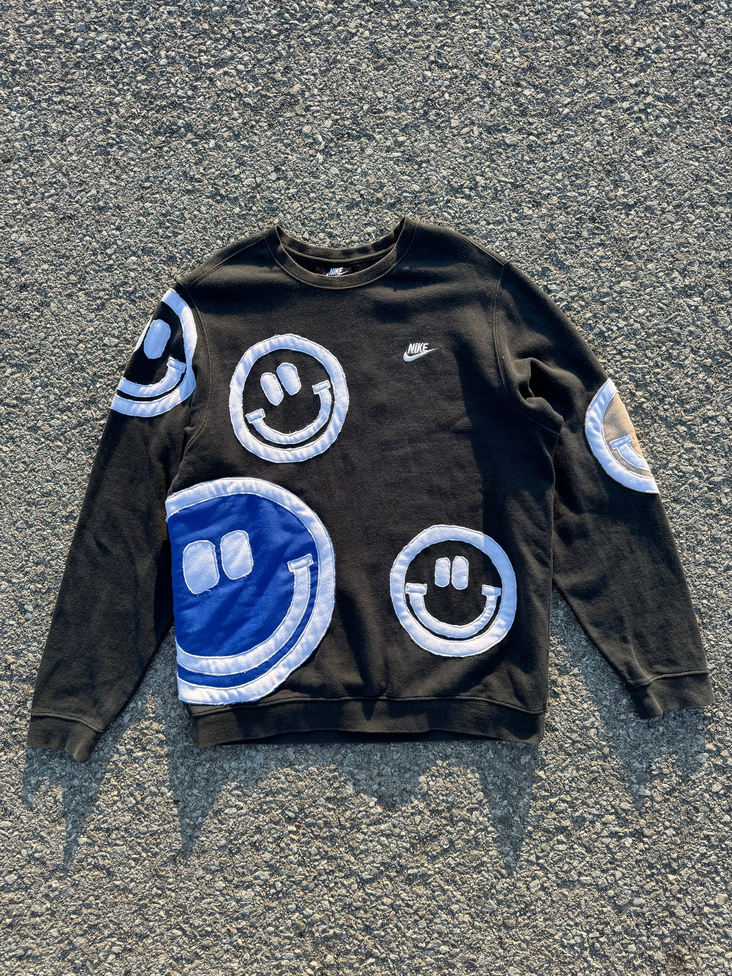 Smiley Vibes Crewneck Size Extra Large (XL)